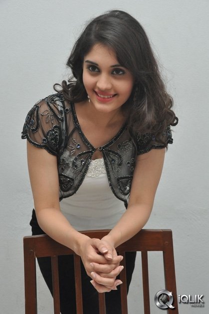 Surabhi-at-Beeruva-Movie-Date-Press-Meet